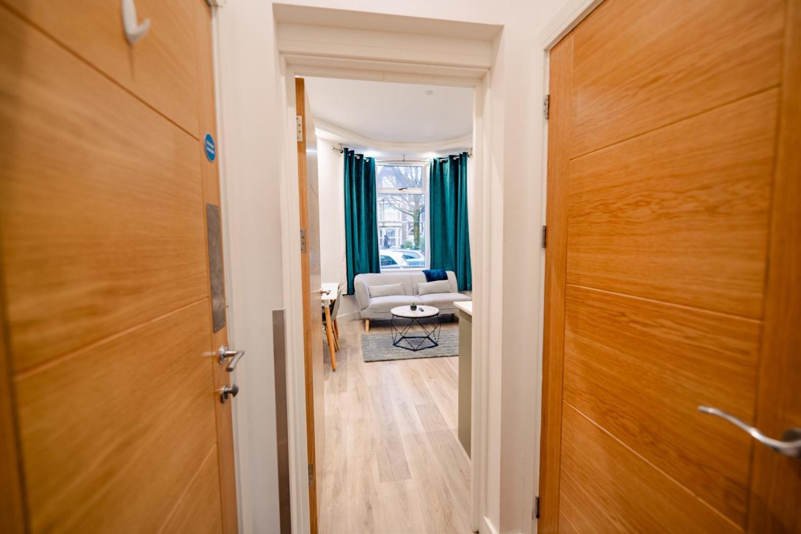 Luxury Apartments In Cardiff City Centre Eksteriør billede
